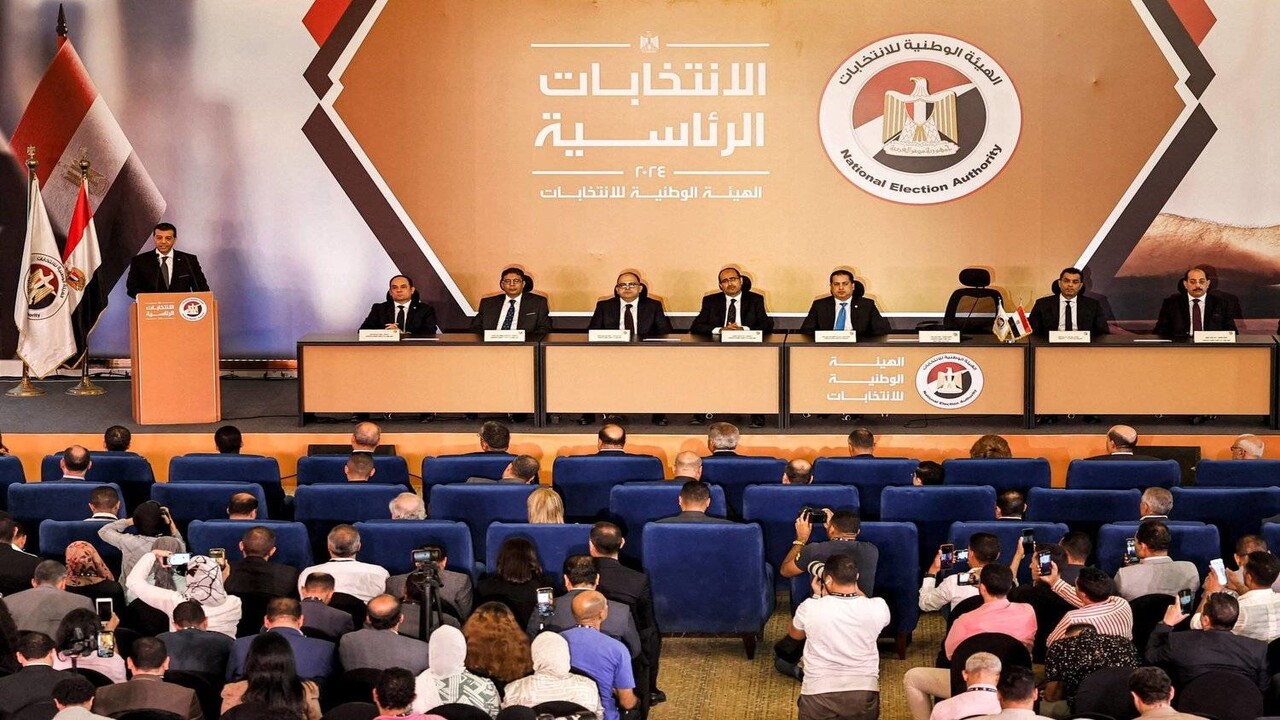 استعداد المصريين بالخارج لانتخابات الرئاسة و نقل كبار السن